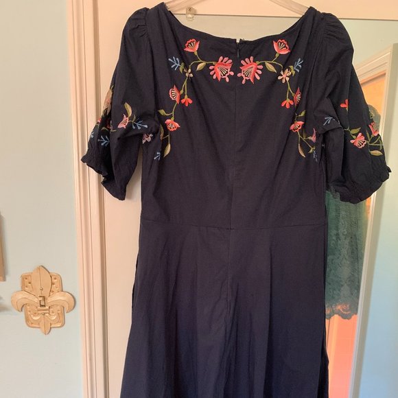 Eshakti Embroidered Cotton Midi Dress - Picture 3 of 4